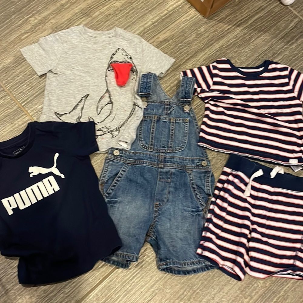 ☀️GAP- 2T- short sets ( 5 items)‼️HP‼️☀️